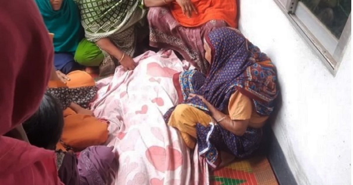 সিএনজির চাকায় ওড়না পেঁচিয়ে প্রাণ গেলো আলিম পরীক্ষার্থীর