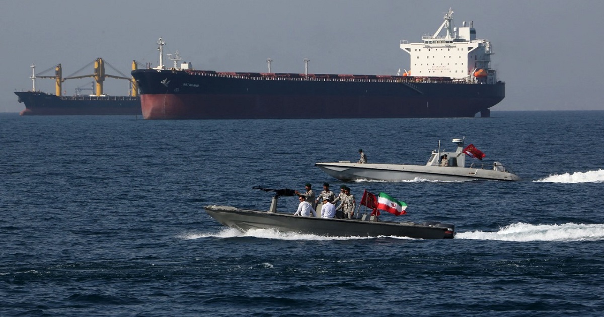 একদিনে হরমুজ প্রণালির ৩ জাহাজে হামলা