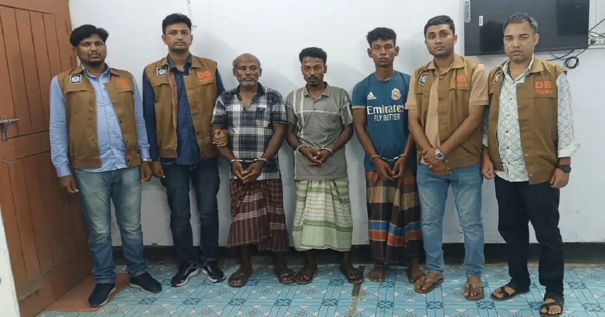 বাবা-ছেলের নৃশংসতা: শ্যালকের পরিবারের ৪ জন খুন, গ্রেফতার ৩