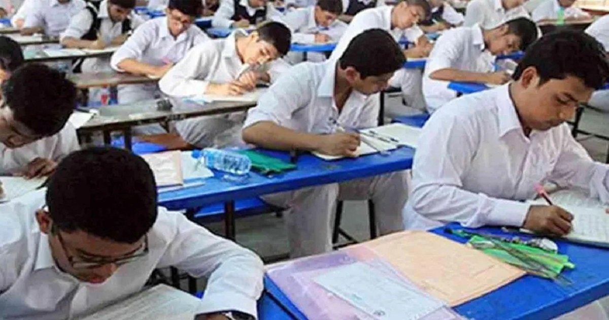 কেন্দ্রে  ভুল প্রশ্নপত্র অব্যাহতি ৩ শিক্ষককে