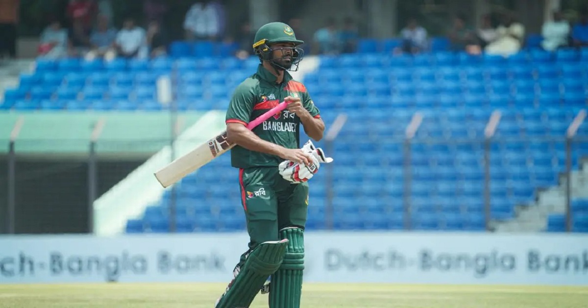 ব্যাটিংএ  বিধ্বস্ত বাংলাদেশ