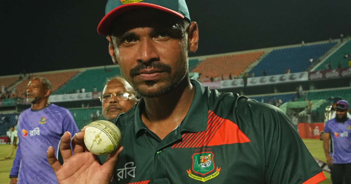 আকরাম-বোল্টের পাশে মুস্তাফিজ