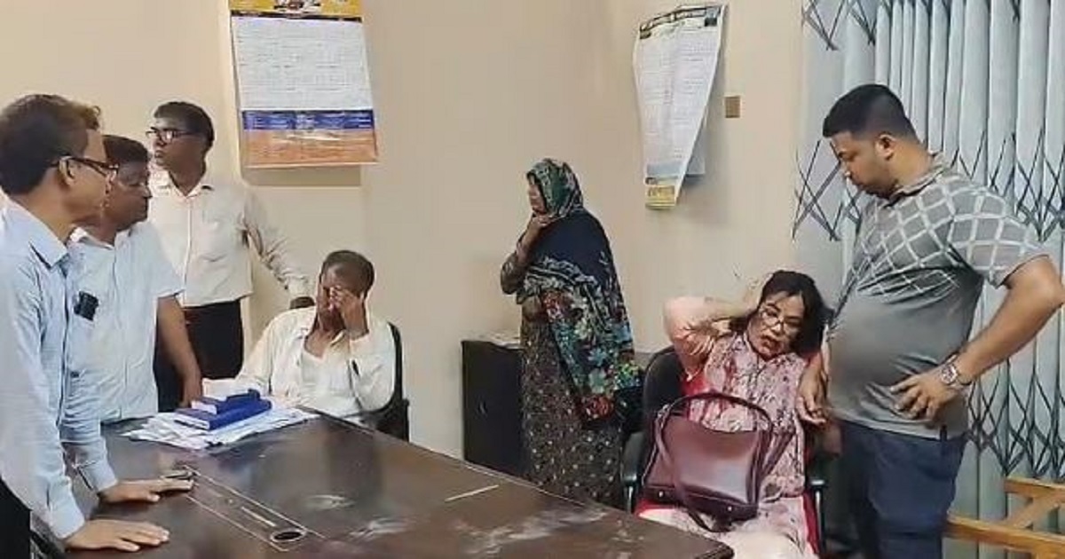 শিক্ষিকার সঙ্গে বিএনপি নেতার হাতাহাতি: নেপথ্যে কী ঘটেছিল?