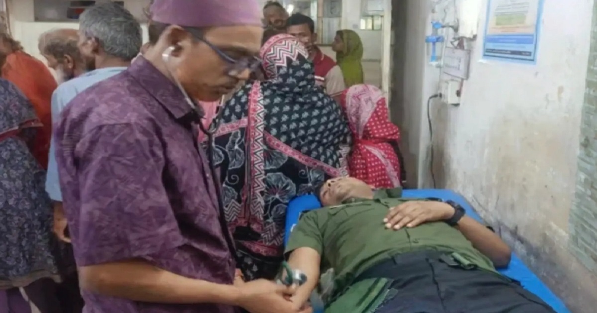 পঞ্চগড়ে তেল বিতরণকালে ইউএনও’র ওপর হামলা, দেহরক্ষীকে মারধর