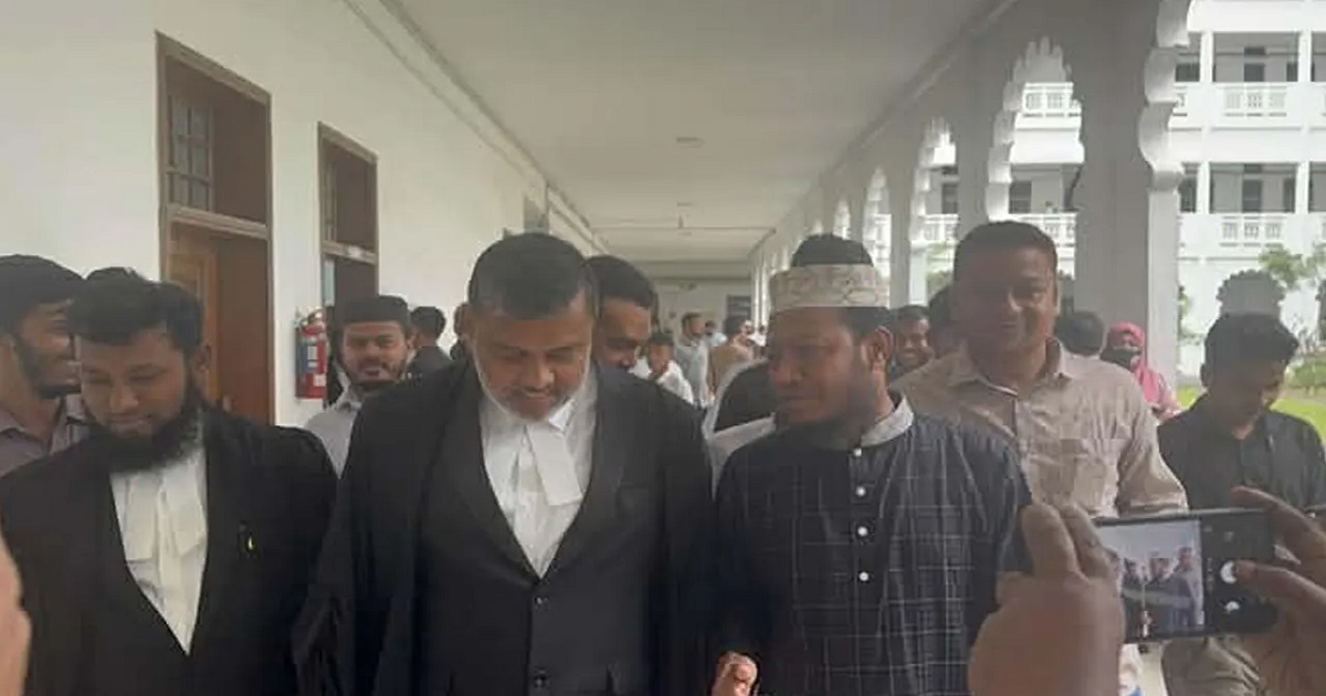 হাইকোর্টে আগাম জামিন পেলেন মুফতি আমির হামজা