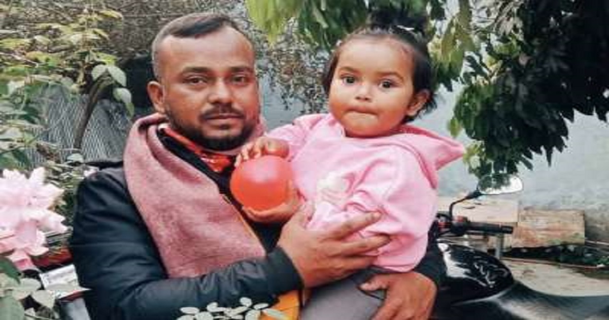 বজ্রপাতে প্রাণ গেলো বাবার, কোলে থাকা মেয়ে ছিটকে বেঁচে গেলো