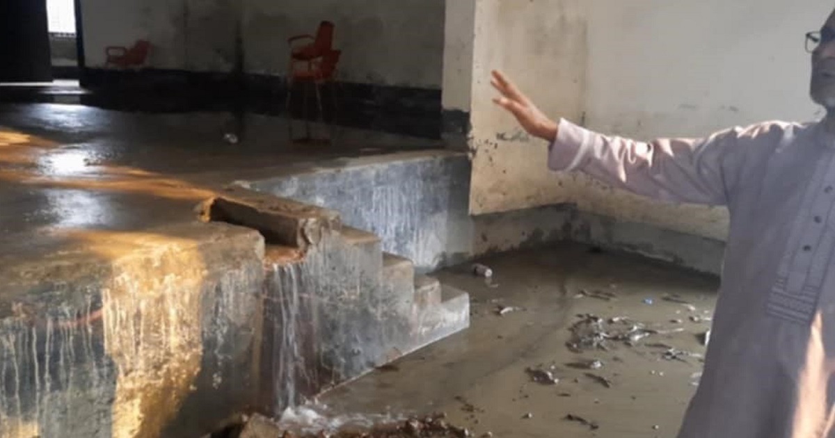 দুই দপ্তরের দায় এড়ানোর খেলায় বিপর্যস্ত কালীগঞ্জের অডিটোরিয়াম