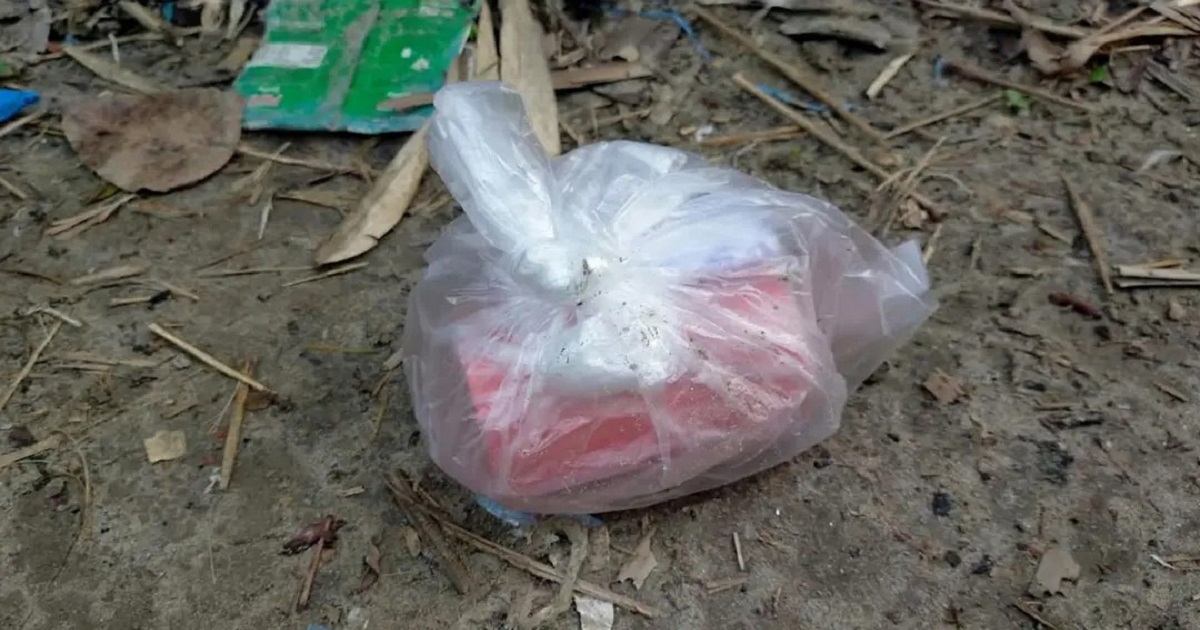 বোমা সদৃশ বস্তু ও চিরকুট উদ্ধার এলাকায় আতঙ্ক