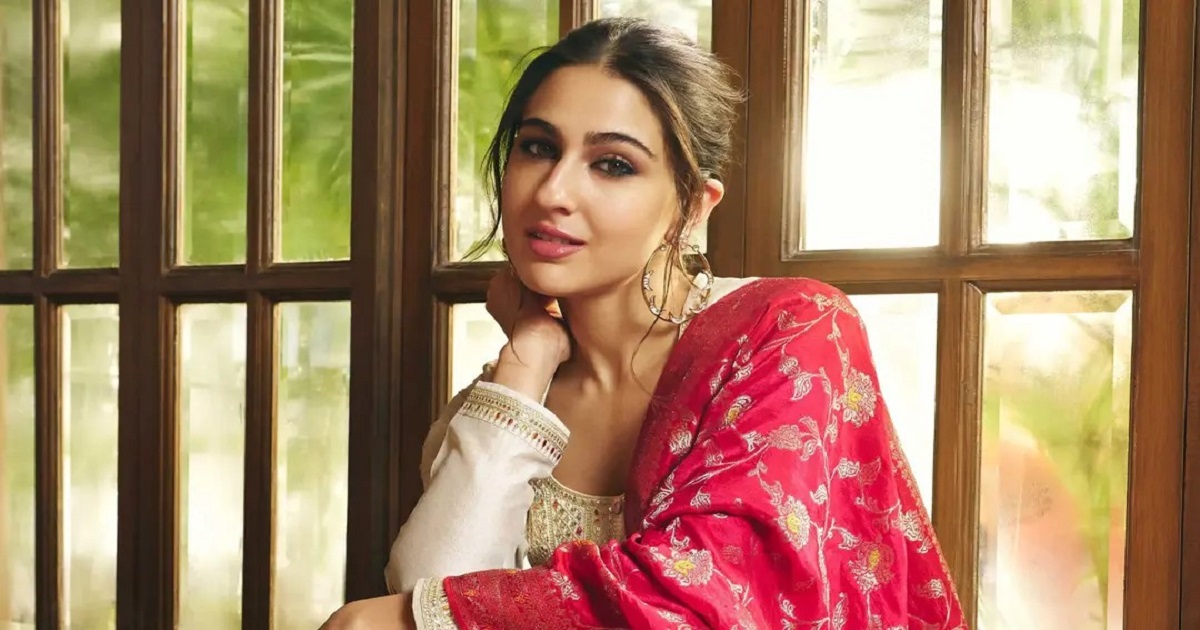 অস্বস্তিতে সারা আলি খান