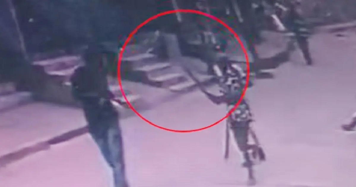 নারায়ণগঞ্জে র‌্যাবের ওপর সন্ত্রাসী হামলা, গুরুতর আহত ৩