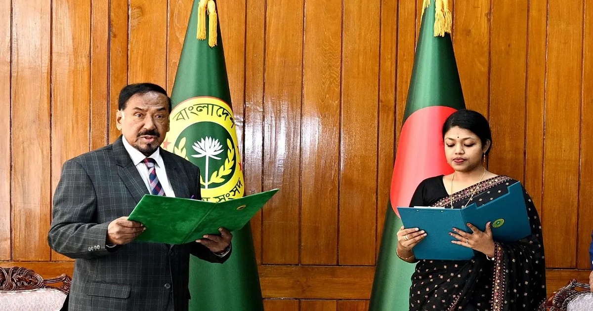 শপথ নিয়েছেন নুসরাত তাবাসসুম