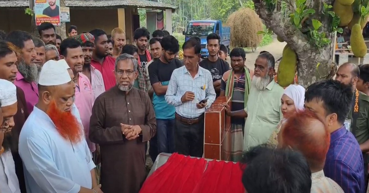 গুরুদাসপুরে ৩টি কাঁচা রাস্তা পাকাকরণ কাজের উদ্বোধন