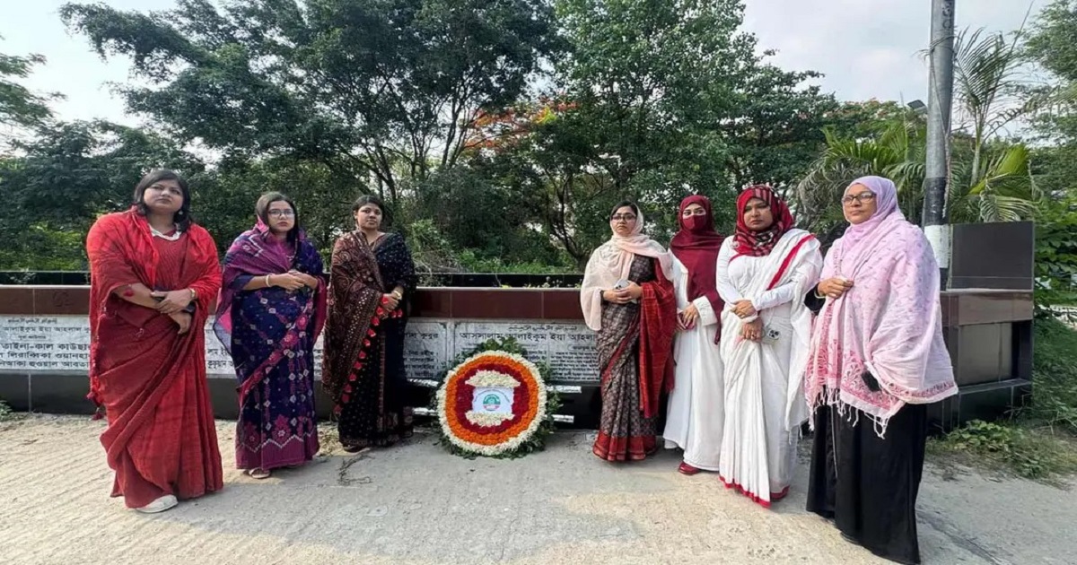 গণঅভ্যুত্থানে শহীদদের কবরে এবং বধ্যভূমিতে দুই এমপির শ্রদ্ধা