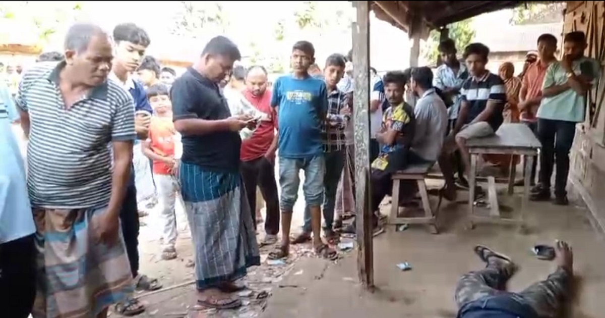 চিতলমারীতে জুস কেনাকে কেন্দ্র করে দোকানিকে কুপিয়ে হত্যা, আটক ১