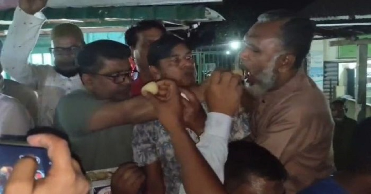 ঠাকুরগাঁওয়ে ভুল্লী ও রুহিয়া উপজেলা অনুমোদন, এলাকাবাসীর মিষ্টি বিতরণ