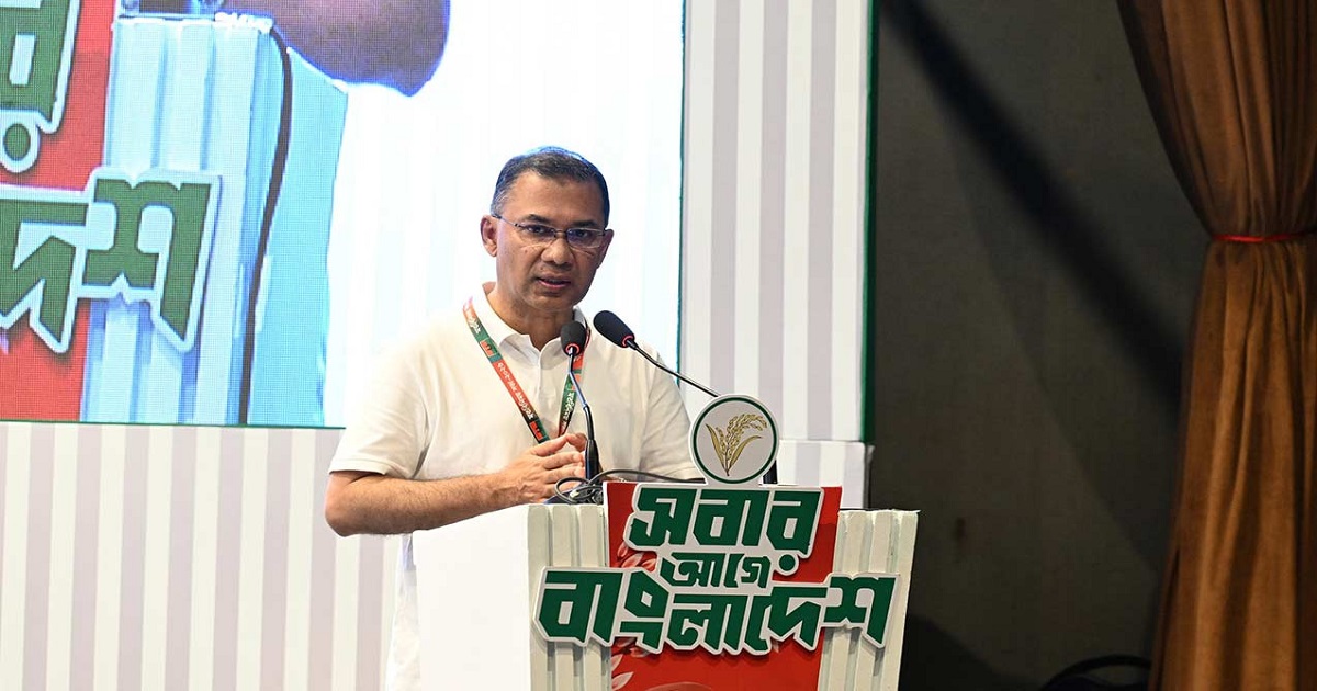 জনগণকে দেয়া প্রতিশ্রুতি বাস্তবায়নে কাজ করছে সরকার : প্রধানমন্ত্রী