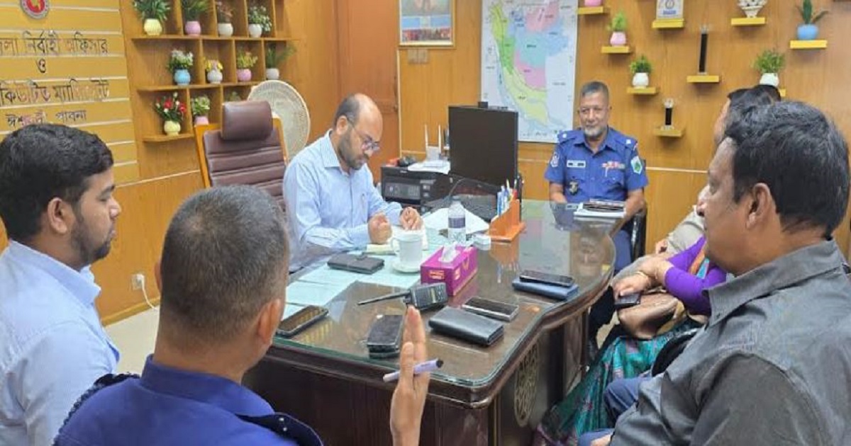 ঈশ্বরদীতে ফলচাষী ও ব্যবসায়ীদের সাথে ইউএনওর বৈঠক