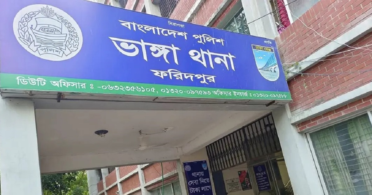 চাঁদাবাজদের ছাড়িয়ে নেয়ার সংবাদ শেয়ার করায় কুপিয়ে জখম
