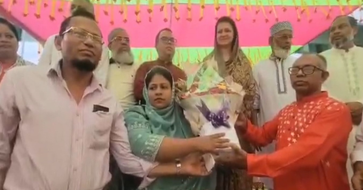 ঝালকাঠিতে ফুলেল সংবর্ধনায় সিক্ত এমপি জীবা আমিনা খান