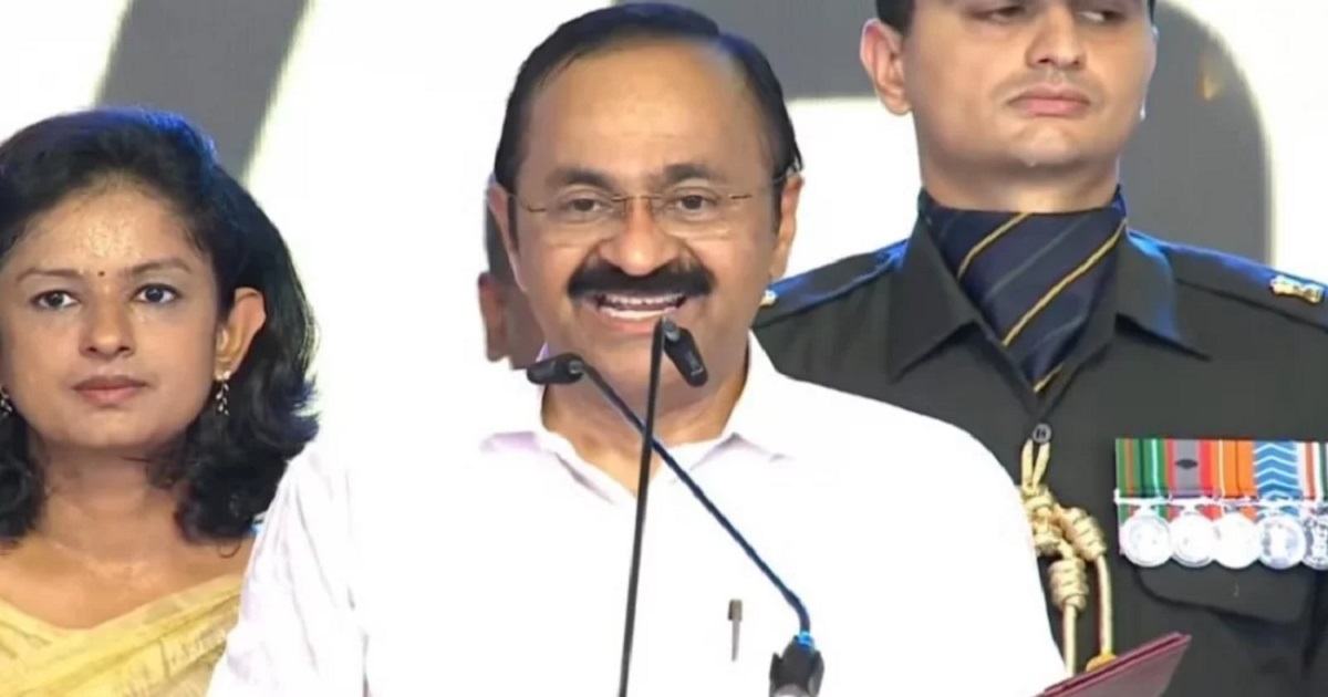 কেরালার মুখ্যমন্ত্রী হিসেবে শপথ নিলেন কংগ্রেস নেতা ভিডি সাতিসান