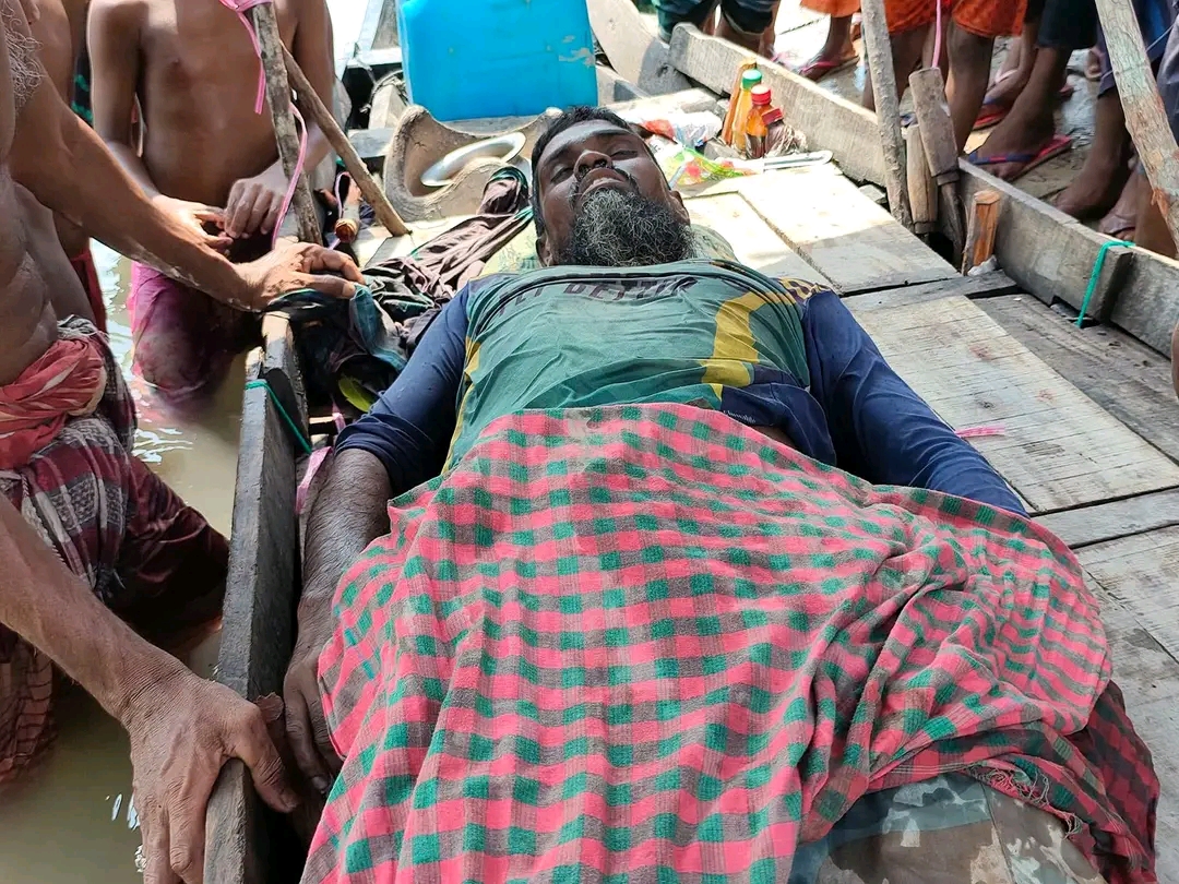 কাঁকড়ার জেলে নিহত হওয়ার ঘটনায় বন বিভাগের কার্যালয় হামলা ৫,জন আহত।
