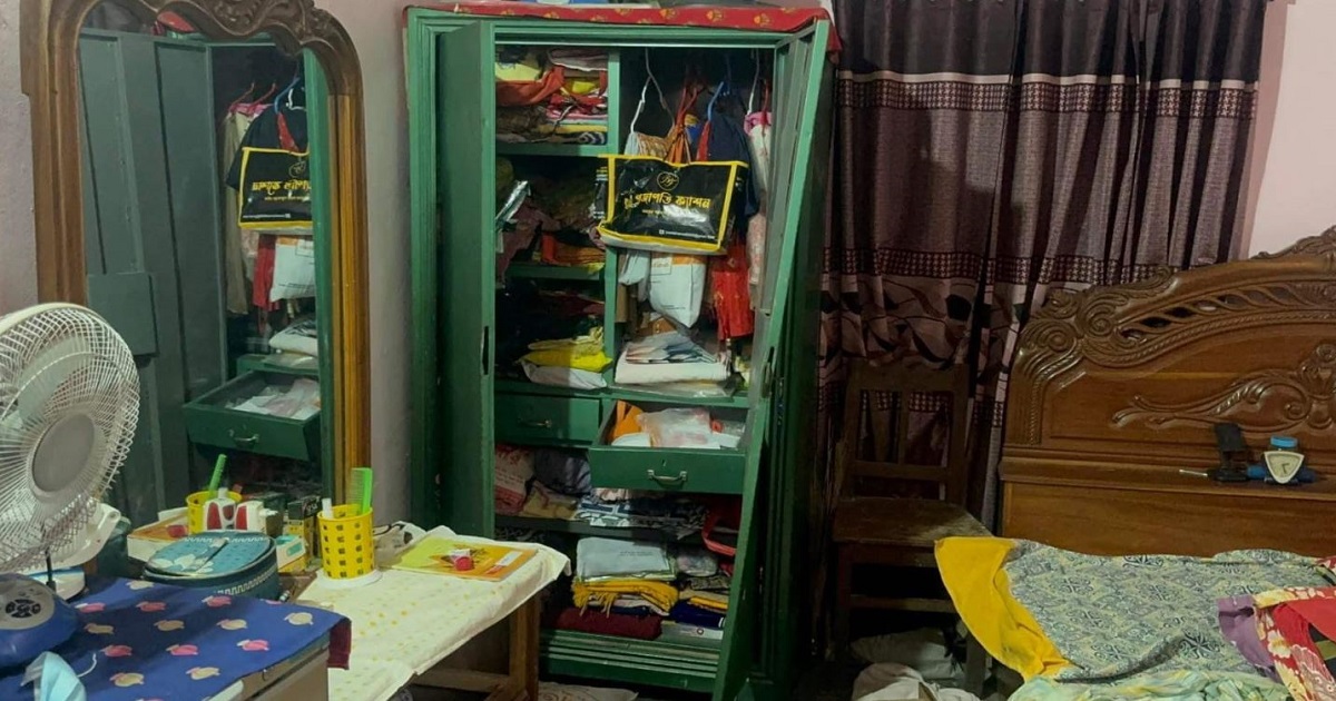 সিংড়ায় দিনদুপুরে ব্যবসায়ীর বাড়ি থেকে টাকা-স্বর্ণালংকার লুট