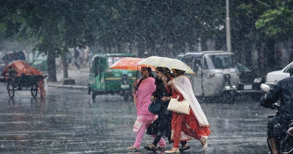 ২৪ ঘণ্টায় ঢাকায় ৮০ মিলিমিটার বৃষ্টিপাত, আরো বৃষ্টির আভাস