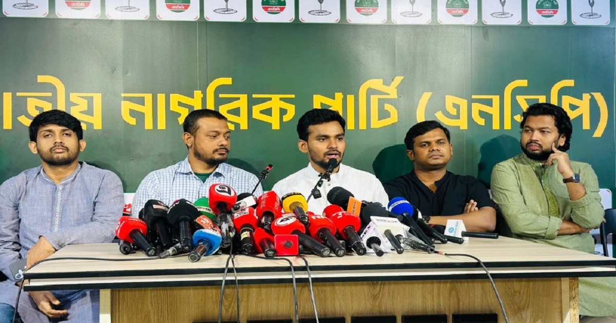 ‘কিচেন কেবিনেট’ প্রসঙ্গে নিজের অবস্থান পরিষ্কার করলেন আসিফ