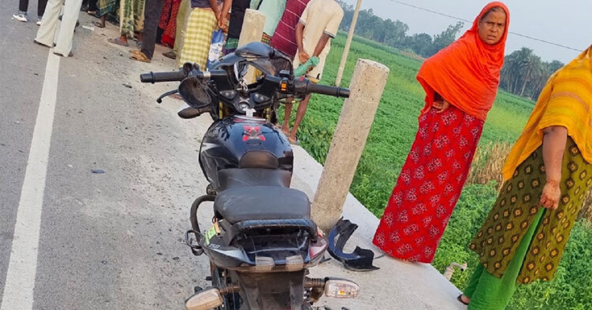 নাটোরে ট্রাক-মোটরসাইকেল সংঘর্ষে প্রাণ গেল ৩ যুবকের