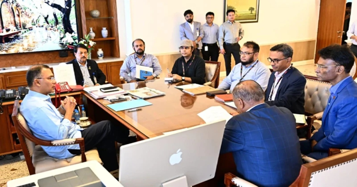 দেশীয় প্রযুক্তিতে অ্যাম্বুলেন্স তৈরির বিষয়ে বৈঠক করেছেন প্রধানমন্ত্রী