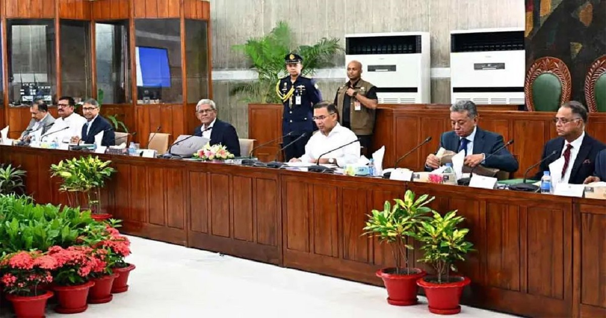 প্রস্তাবিত বাজেট অনুমোদনে মন্ত্রিসভার বিশেষ বৈঠক চলছে